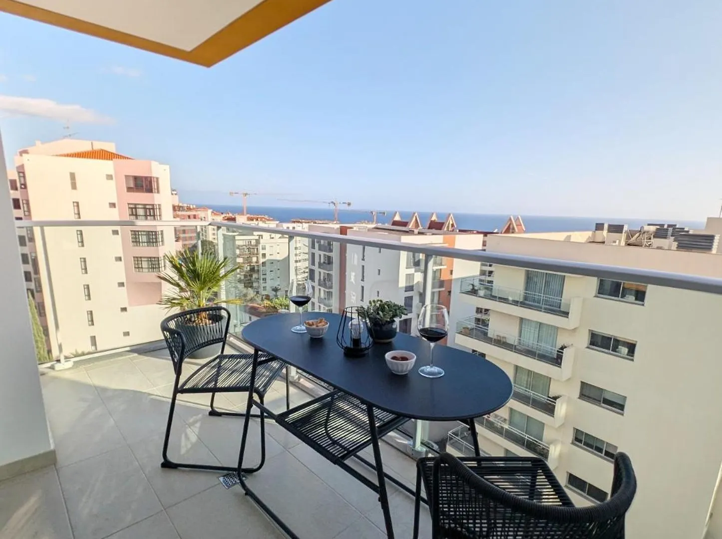 Seaview Wonder Apartment By Anna Funchal  Funchal (Madeira)